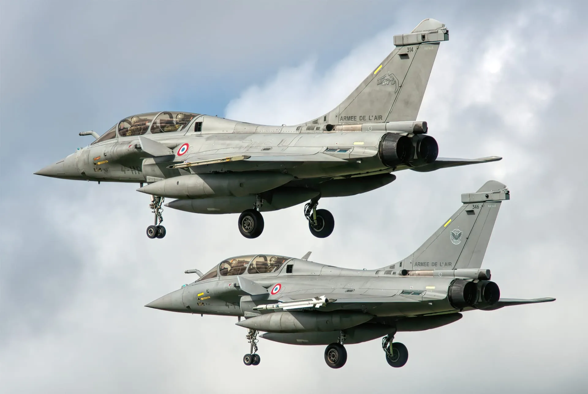 Verteidigung — Kugelstrahlen und Flapper Peening an kritischen militärischen Strukturen